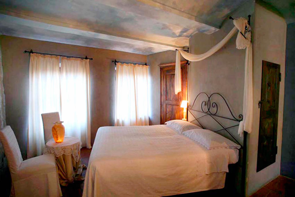 Dindina Agriturismo Neviglie Chambre photo