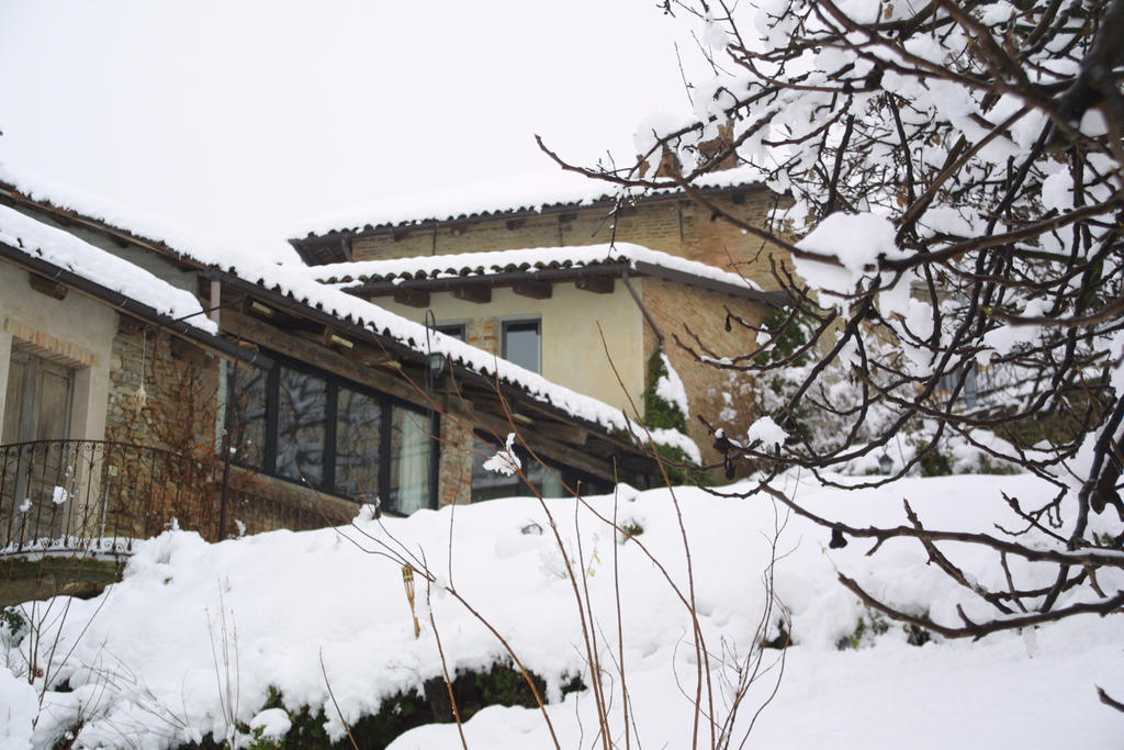 Dindina Agriturismo Neviglie Extérieur photo